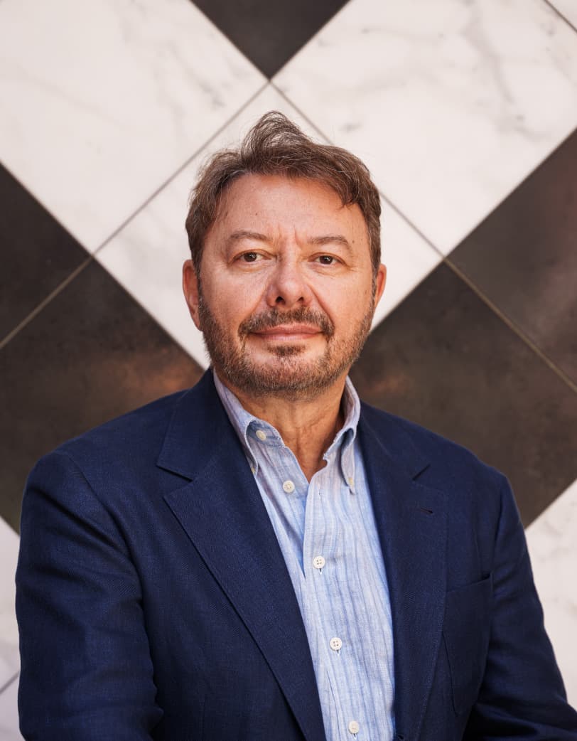 Nicholas Nikolov