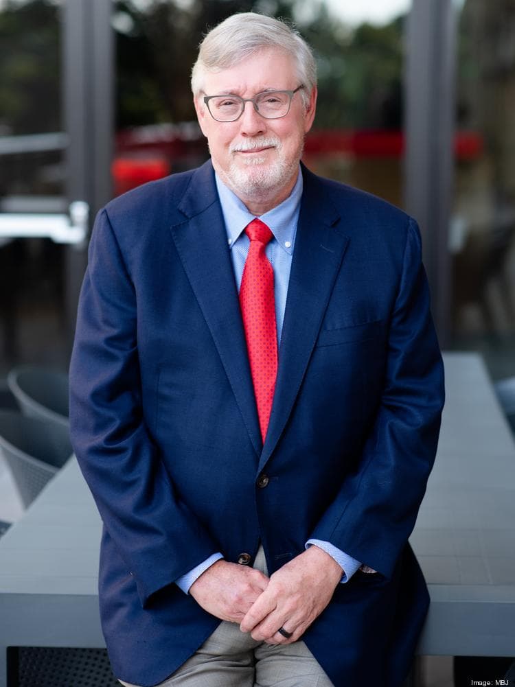 Robert D Wallace