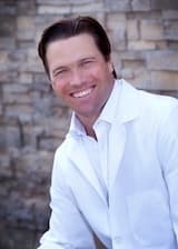 Justin H Piasecki